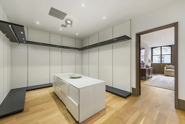 Sold by Nest Seekers International | media 7