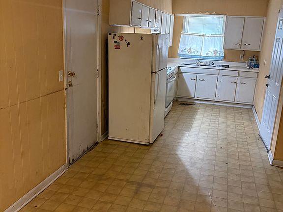 4th image of 1546 David Dr