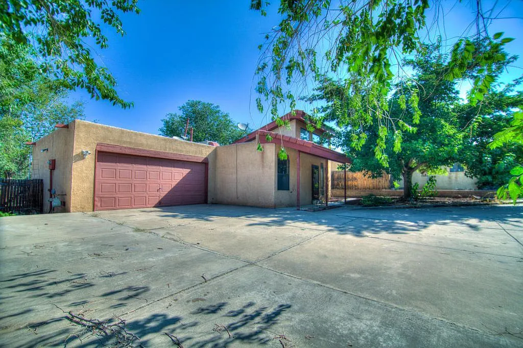 2 bed, 2.0 bath, 1200 sqft, $2,100 — Photo 2
