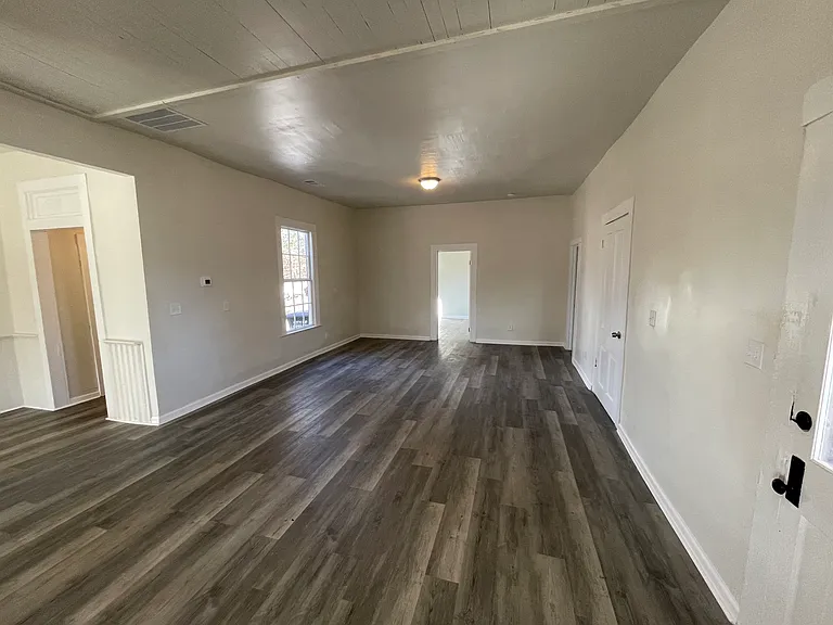 10 Jeter Ave — Photo 3