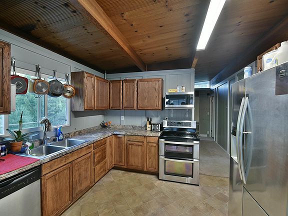 4th image of 22403 N Tuolumne Rd