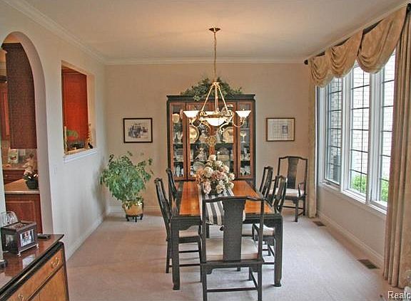 5th image of 6620 Enclave Dr #1