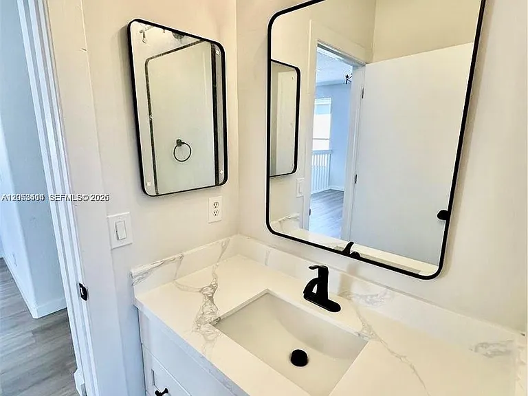 4946 SW 38th Way — Photo 30