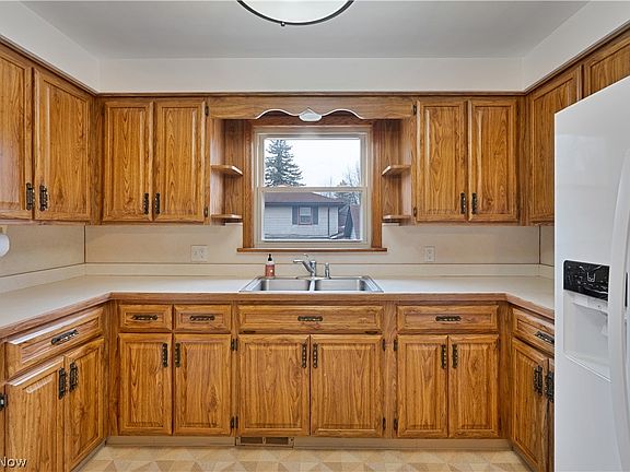 5th image of 9868 Unity Rd