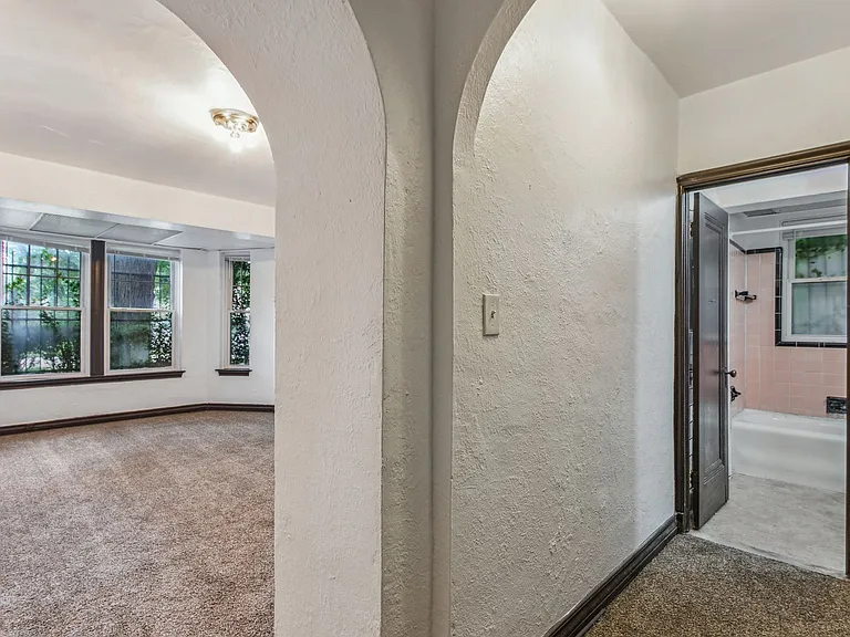 120 Glynn Ct. - FDR Seward Glynn — Photo 17