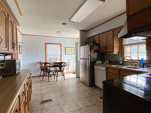 4th image of 27 Cedar Knl