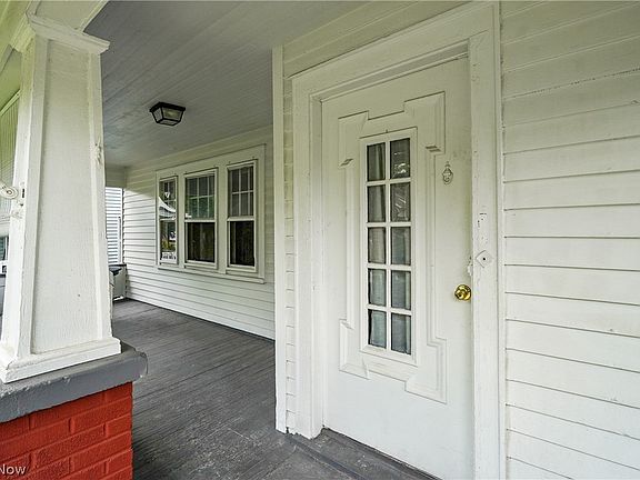 2nd image of 609 Storer Ave
