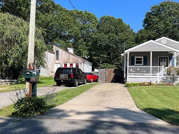 4th image of 130 Auborn Ave