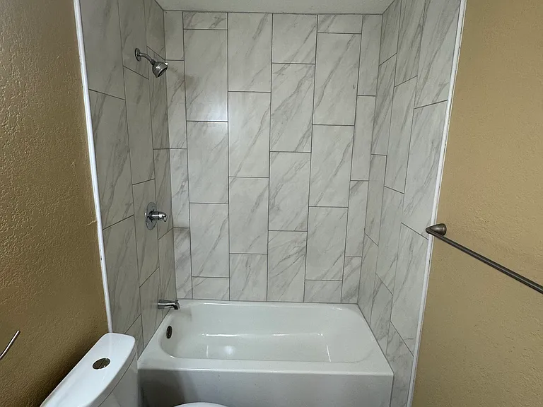 5525 Anderson St — Photo 14