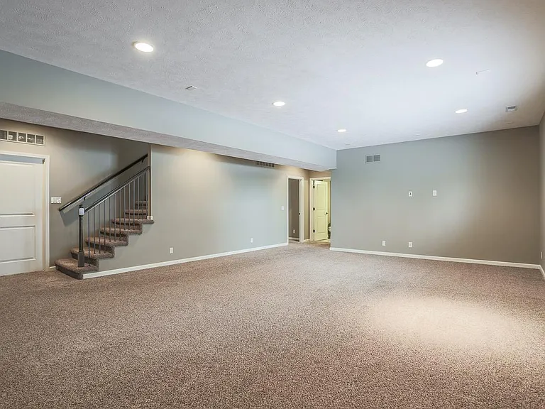 17020 Cypress St — Photo 28