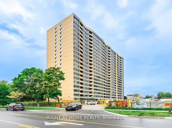 2050 Bridletowne Cir #1704, Toronto, ON M1W 2V5