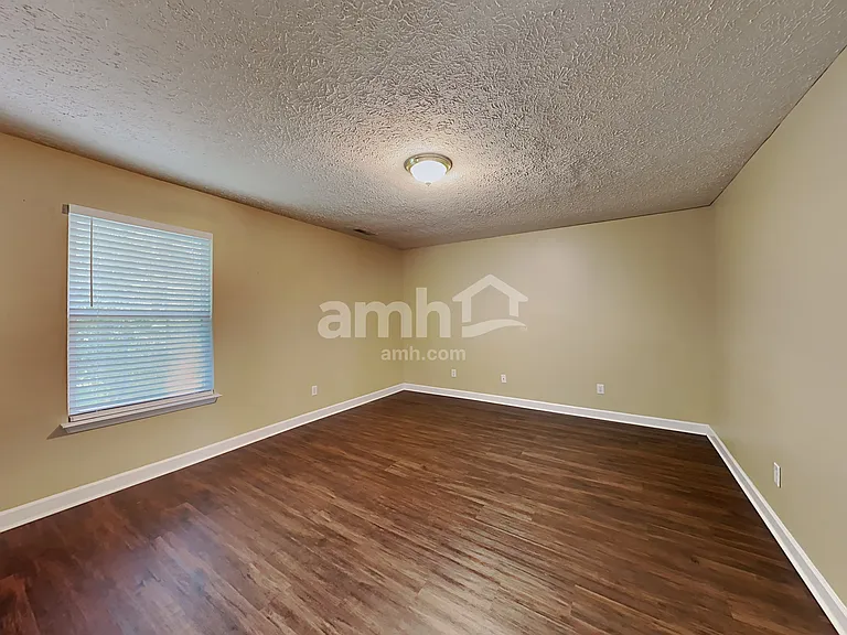 8028 Meadowview Ln — Photo 8