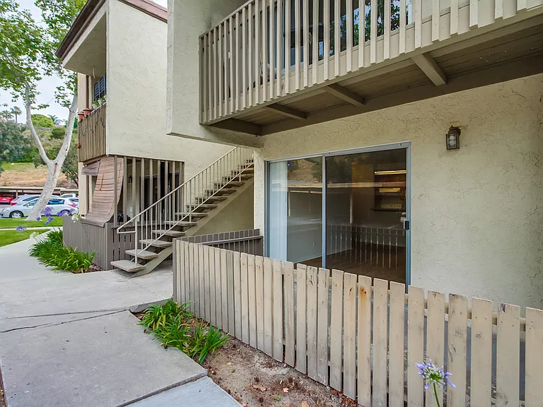 432 Edgehill Ln #33 — Photo 27