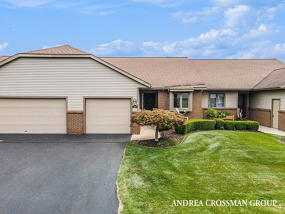 5th image of 1692 Lakeview Dr
