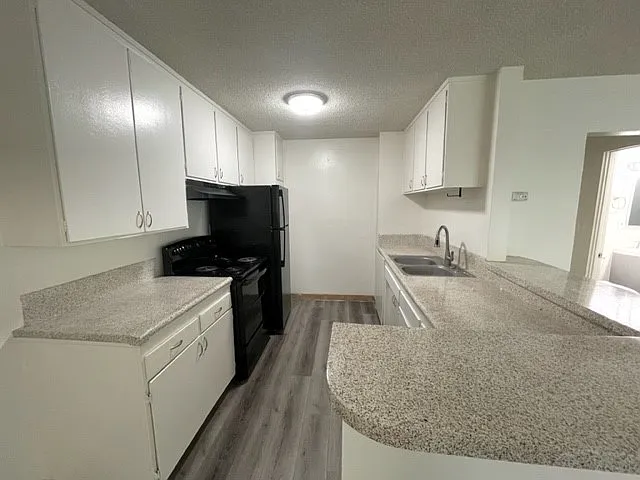 685 E Vista Chino #G2 — Photo 14
