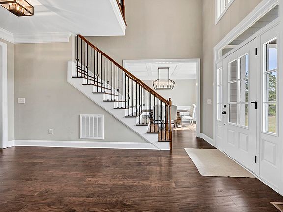 3rd image of 1096 Hermitage Pond Rd