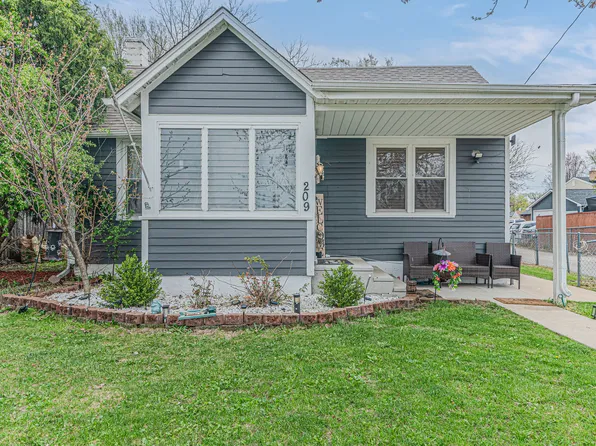 209 N Melrose Ave, Elgin, IL 60123