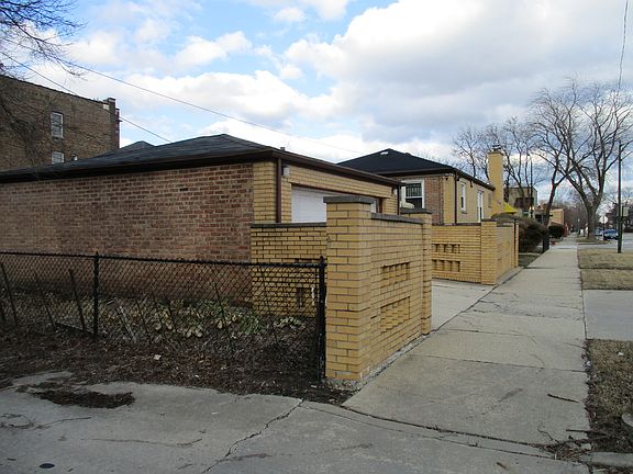 3rd image of 10158 S South Park Ave