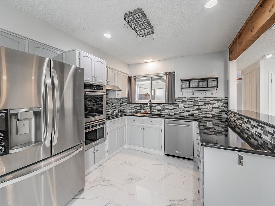 1st image of 5520 Willow Cir