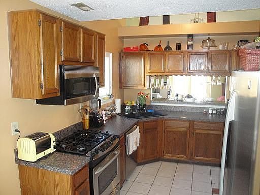 4th image of 2196 Weybridge Dr