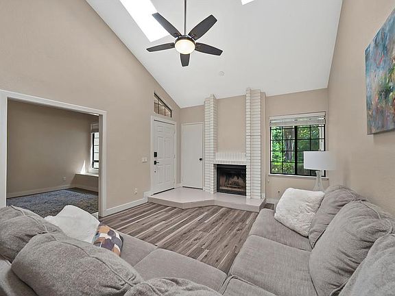 5th image of 7448 Creekridge Ln