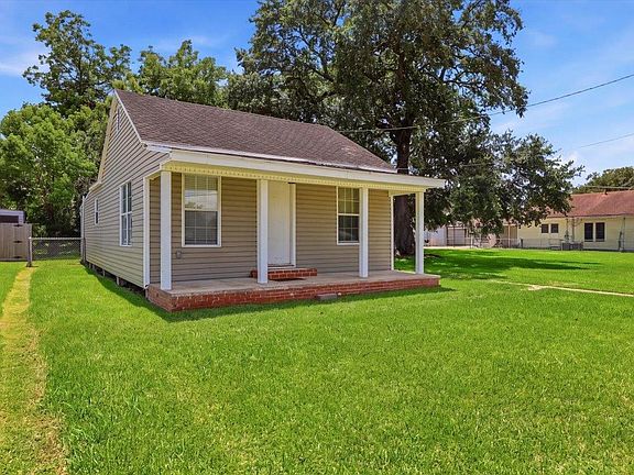 2nd image of 1203 Spurlock Rd