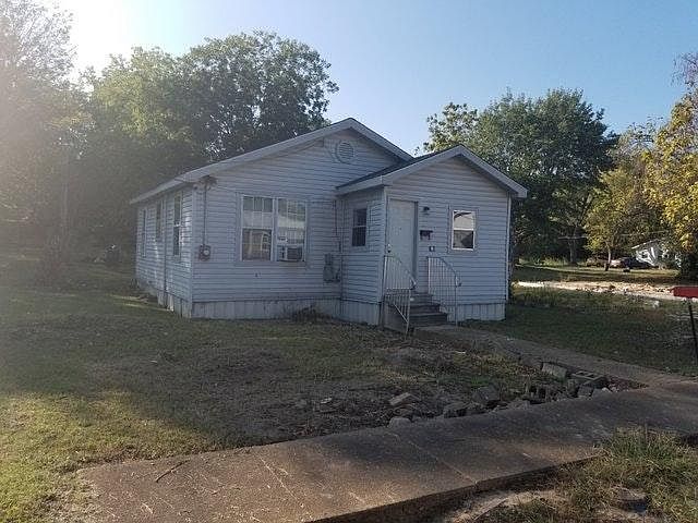 1st image of 815 Grand Ave