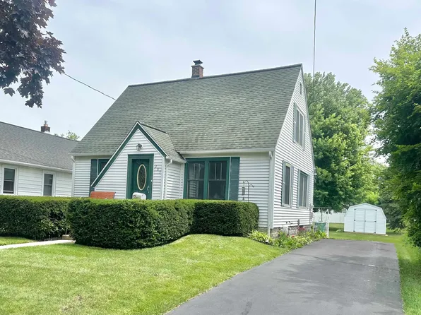 205 Marshall St, Essexville, MI 48732