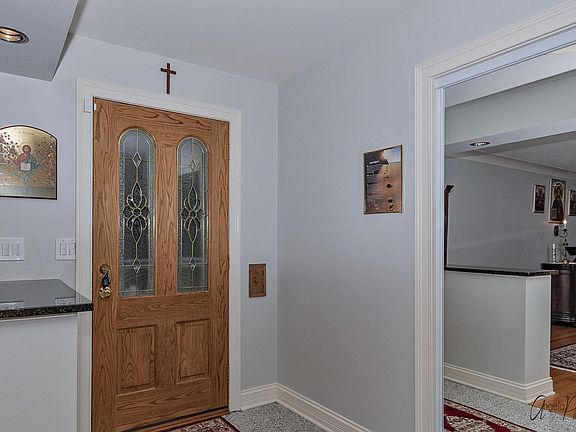 3rd image of 4723 Greenwood St
