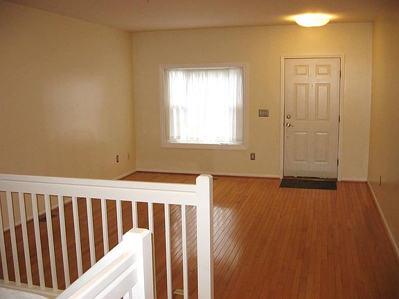 4th image of 1025 Maiden Lane Ct
