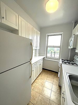5th image of 6561 Saunders St #4G