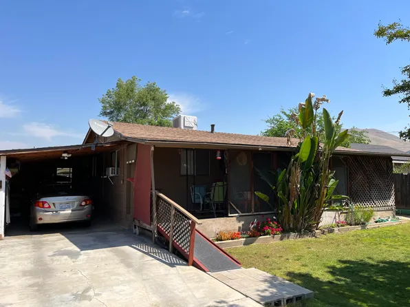 469 Pomegranate Street, Woodlake, CA 93286