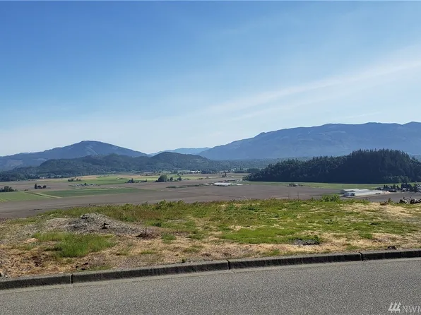 887 Bella Vista Ln, Burlington, WA 98233