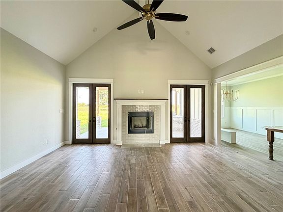 3rd image of 6923 Ellehue Ln