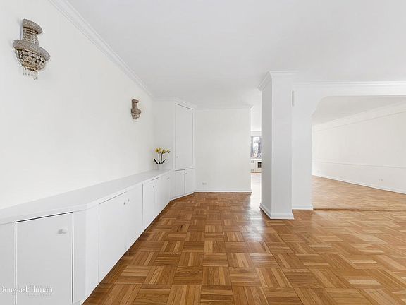 3rd image of 35 Sutton Pl APT 11D