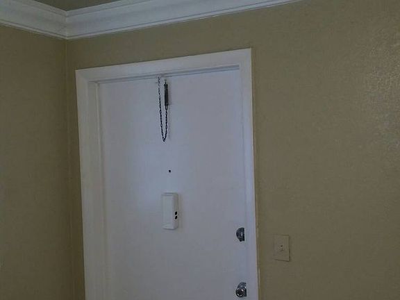 3rd image of 1949 NE 172nd St APT 25