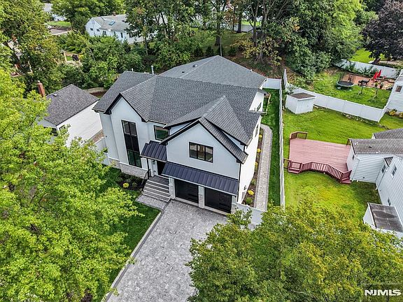 3rd image of 190 Denver Road