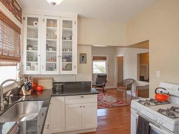 3rd image of 5119 Eagle Rock Blvd