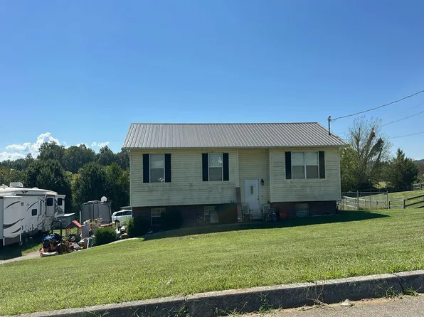 682 Ross Dr, Dandridge, TN 37725