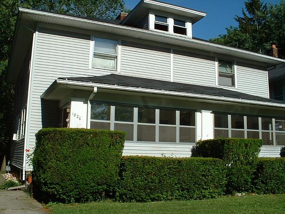 Front view 1818/1820 California