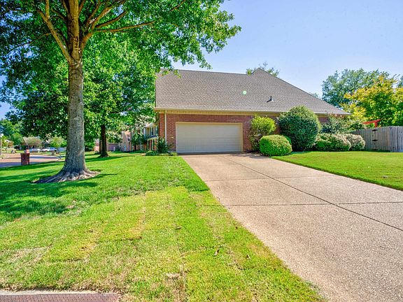 4th image of 1340 Cedar Hollow Dr
