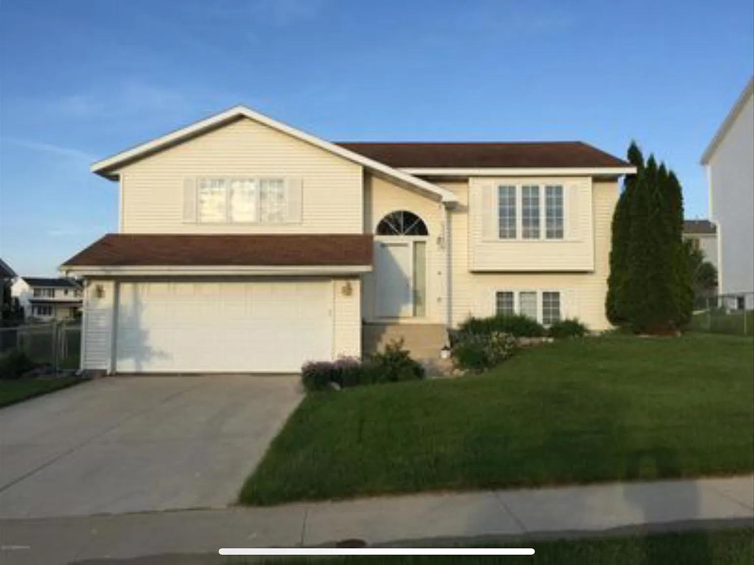3 bed, 2045 sqft, $3,000 — Photo 1