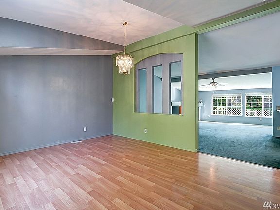 5th image of 41611 22nd Ave E