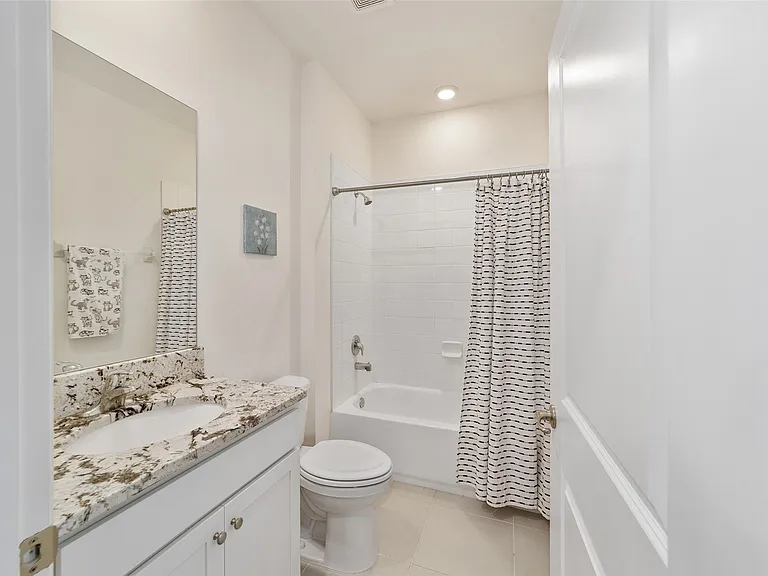 5252 NW 46th Lane Rd — Photo 16