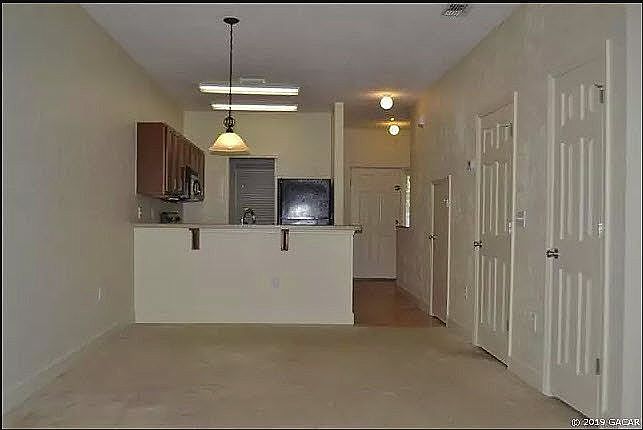 Living room/kitchen