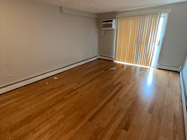 41 South St #6 — Photo 4