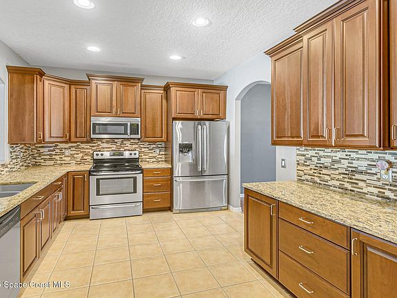 3rd image of 5729 Cheshire Dr