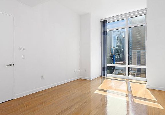 5th image of 247 W 46th St APT 2606