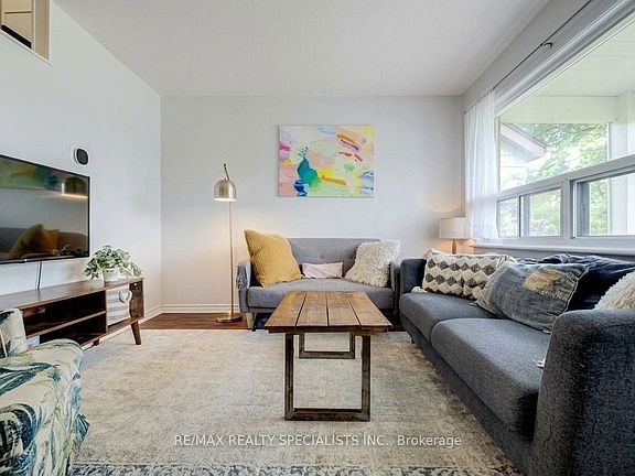 5th image of 53 Harold St