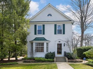 905 W Arlington Rd, Erie, PA 16509